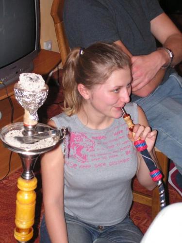 Ewelina z fają w ustach