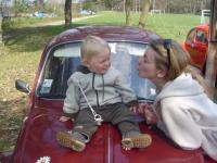 ee, matka, wstyd mi robisz, kumple patrzą!!