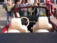 kwiaty we włosach potargał wiatr!