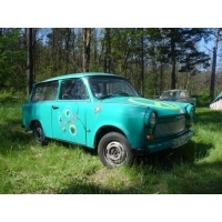Trabant z motylkiem ;)