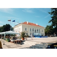 fot.Artek(Canon) - jakiś pałacyk..