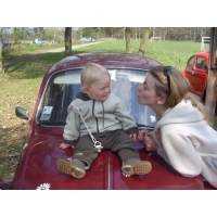 ee, matka, wstyd mi robisz, kumple patrzą!!