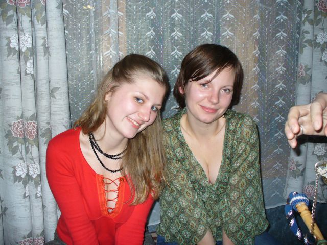 Ewelina i Gosia... na grzejniczku:P